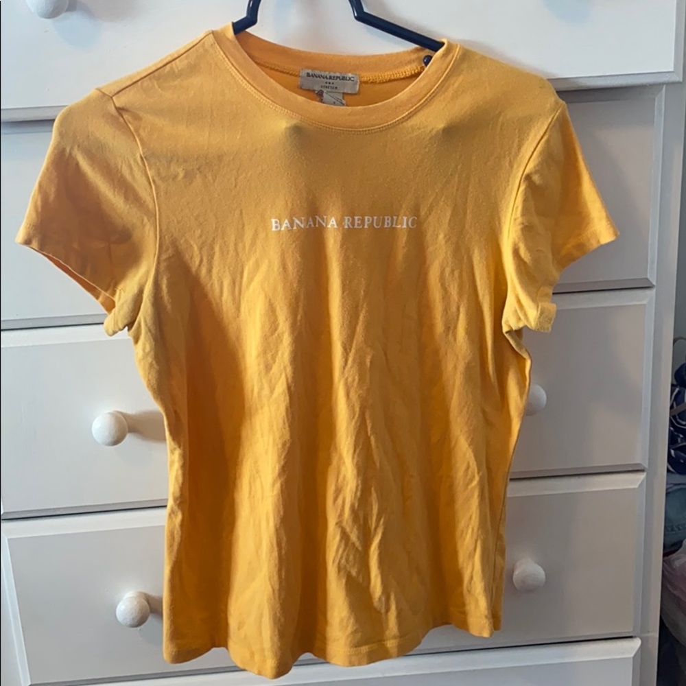 yellow banana republic t-shirt
